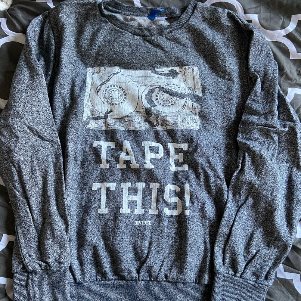 H & M gray sweater